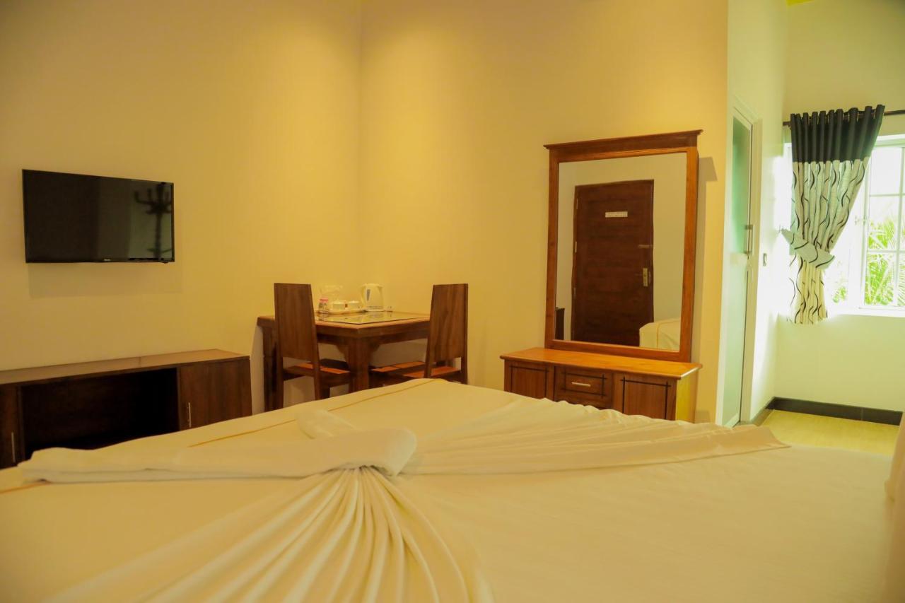 Aurora Banquet And Hotel Chilaw Exterior foto
