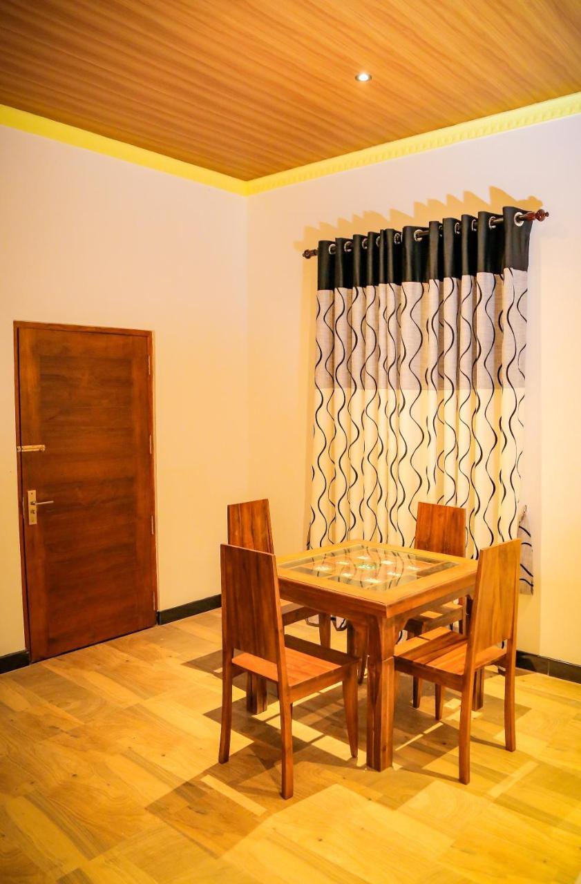 Aurora Banquet And Hotel Chilaw Exterior foto